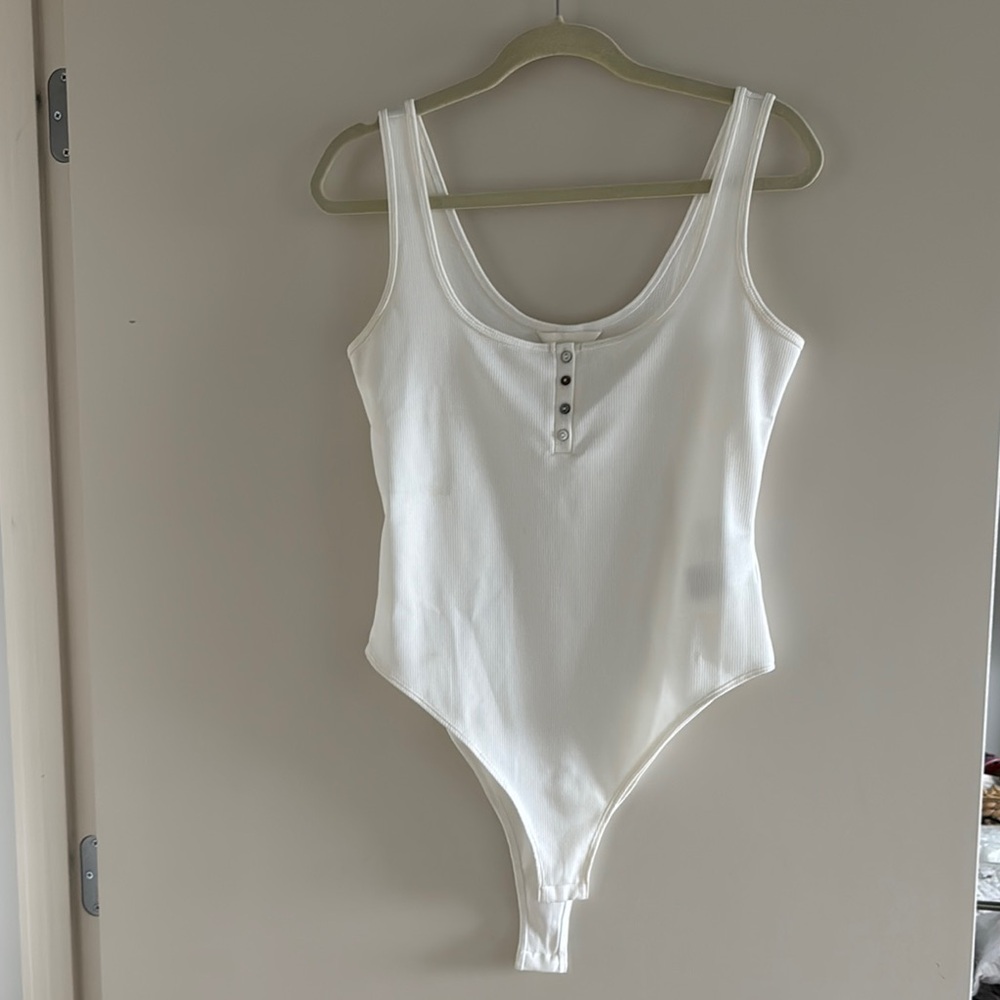 H&M White Ribbed One Piece Mother of Pearl Buttons Bodysuit Medium